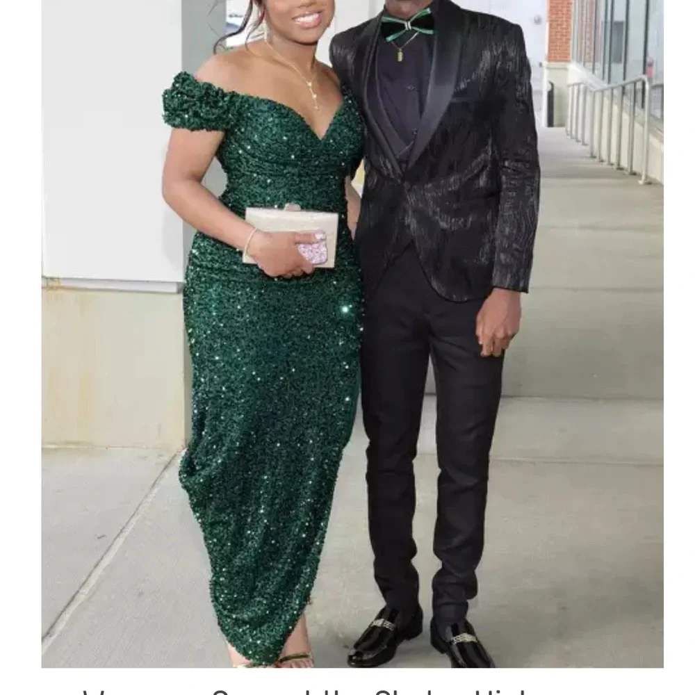 Gorgeous green dress by Abby Lee - Picture 2 of 8